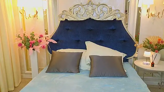 Snapshot of Ariana_Petite chatting on May 15, 2026, 11:34 pm Ariana Petite online show from May 15, 2026, 11:34 pm