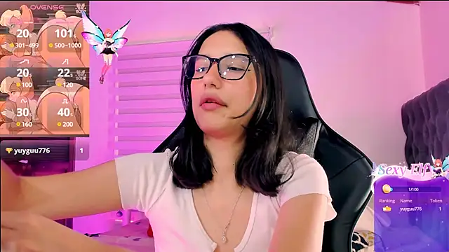 Snapshot of Luniverse chatting on December 14, 2024, 4:20 pm Luniverse online show from December 14, 2024, 4:20 pm