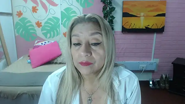 Snapshot of ZAMANTHA chatting on May 2, 2026, 4:23 pm ZAMANTHA online show from May 2, 2026, 4:23 pm