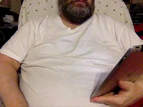 Snapshot of Drwhocares chatting on December 4, 2024, 4:27 pm Drwhocares online show from December 4, 2024, 4:27 pm