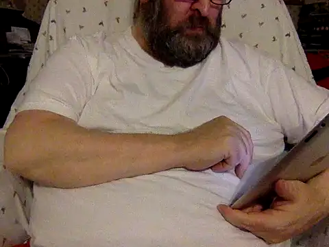 Snapshot of Drwhocares chatting on December 4, 2024, 10:41 pm Drwhocares online show from December 4, 2024, 10:41 pm