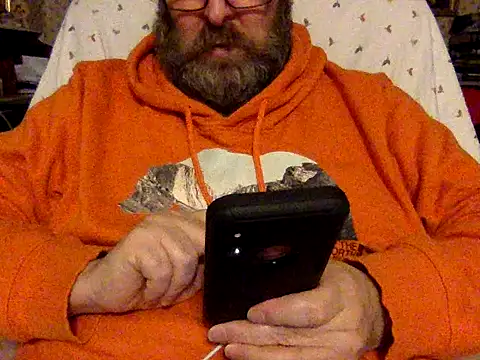 Snapshot of Drwhocares chatting on December 6, 2024, 7:34 pm Drwhocares online show from December 6, 2024, 7:34 pm