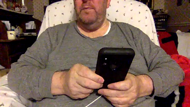 Snapshot of Drwhocares chatting on January 23, 2025, 11:26 pm Drwhocares online show from January 23, 2025, 11:26 pm