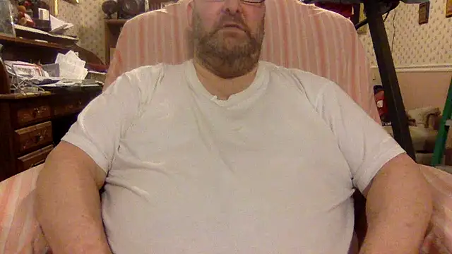 Snapshot of Drwhocares chatting on April 15, 2026, 7:43 pm Drwhocares online show from April 15, 2026, 7:43 pm