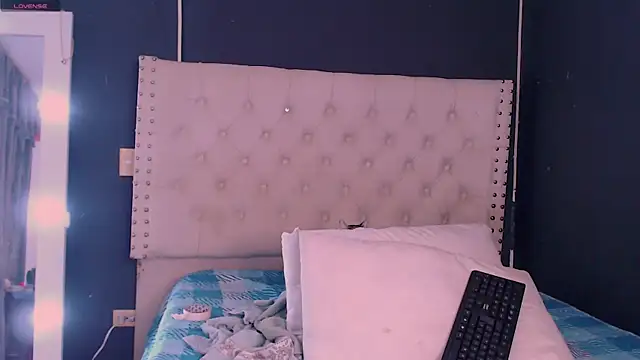 Snapshot of valen_thompson chatting on December 31, 2024, 1:26 am valen thompson online show from December 31, 2024, 1:26 am