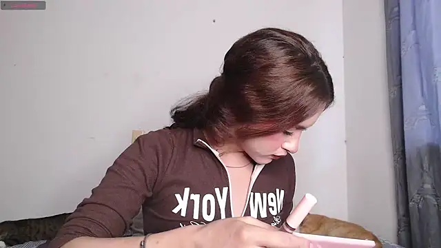 Snapshot of valen_thompson chatting on February 7, 2026, 9:51 pm valen thompson online show from February 7, 2026, 9:51 pm