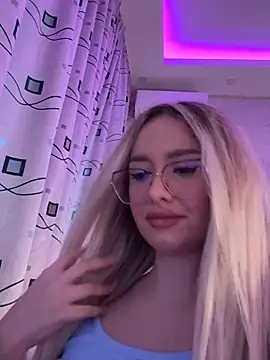 mollyxxx online show from January 10, 2025, 7:04 am