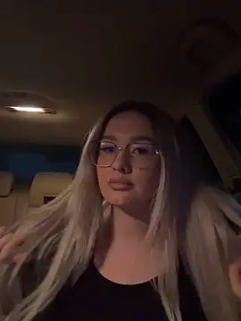 mollyxxx online show from April 3, 2026, 11:36 pm