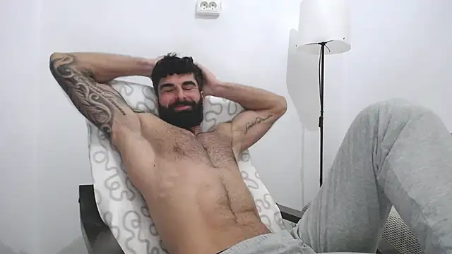 Verycutex online show from March 3, 2025, 8:54 pm