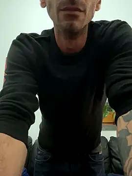 coppiaMeMisstress online show from November 7, 2025, 10:32 pm