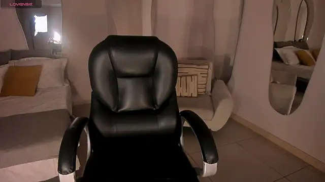 MiaRoberts1 online show from October 22, 2025, 12:38 pm