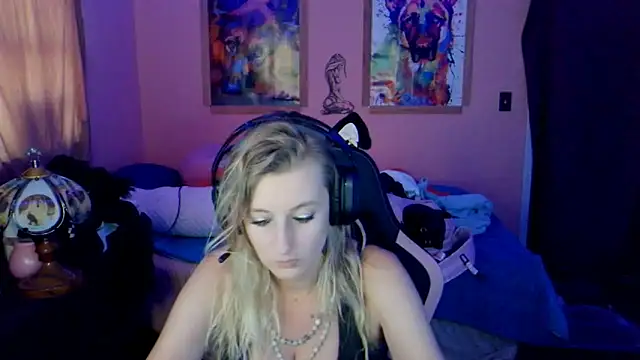 AsiaGoesPro online show from November 25, 2025, 7:58 pm