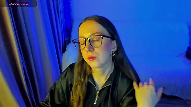 CurlySteph online show from January 5, 2026, 5:27 pm