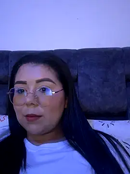 Snapshot of elaine_rouge chatting on October 21, 2025, 8:09 pm elaine rouge online show from October 21, 2025, 8:09 pm