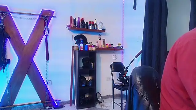 boy n girl online show from December 13, 2024, 11:13 am