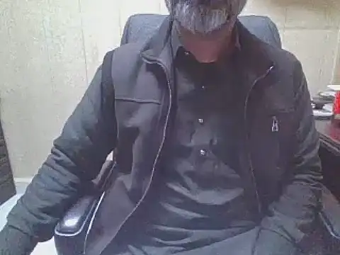 hairymaster95 online show from January 10, 2026, 4:25 am