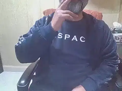 Snapshot of hairymaster95 chatting on February 8, 2026, 7:23 am hairymaster95 online show from February 8, 2026, 7:23 am