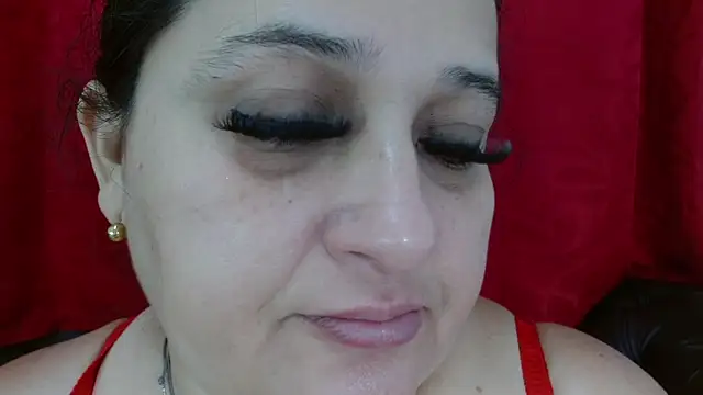 Kerly Doll online show from December 16, 2025, 12:32 pm