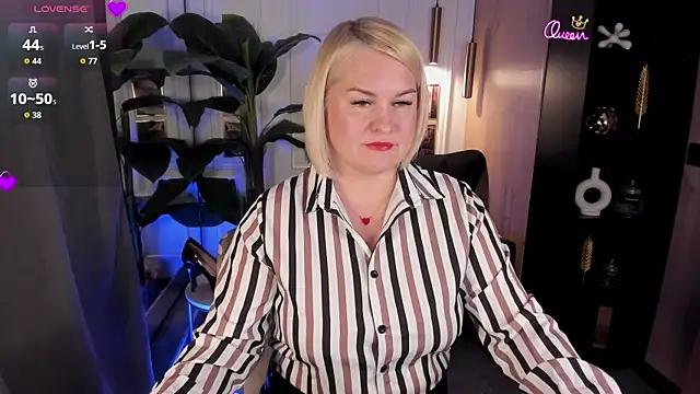 Snapshot of YolandaKiss chatting on May 13, 2026, 8:06 pm YolandaKiss online show from May 13, 2026, 8:06 pm