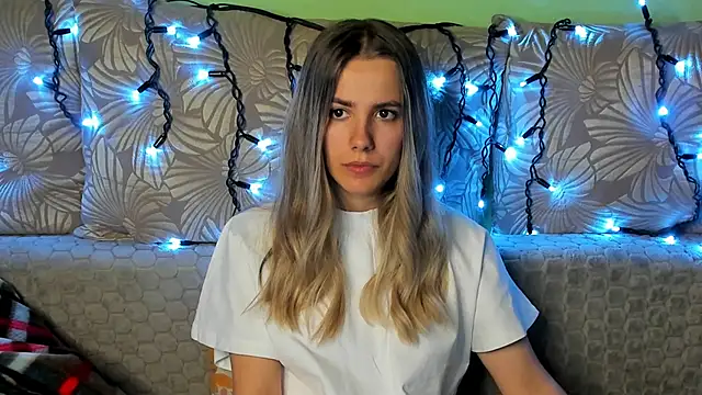 MaggieCake online show from November 8, 2025, 1:39 am