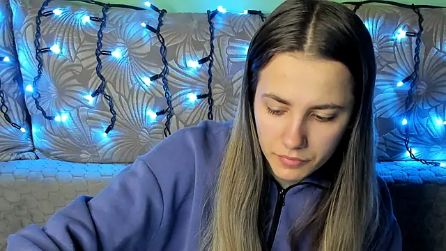 MaggieCake online show from February 8, 2026, 3:32 am