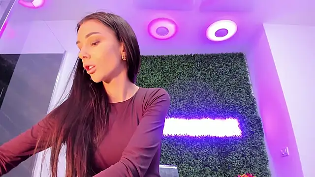 realhotfallingdevil online show from November 25, 2025, 4:23 am