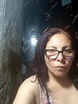 Snapshot of Anypink chatting on November 4, 2025, 10:20 pm Anypink online show from November 4, 2025, 10:20 pm