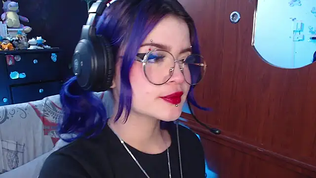 Snapshot of Raventh_ chatting on October 18, 2025, 11:44 am Raventh online show from October 18, 2025, 11:44 am