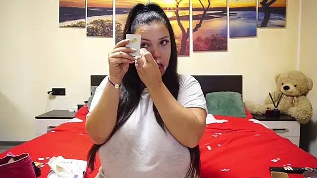 adelline online show from November 9, 2025, 9:46 pm