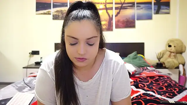 adelline online show from January 13, 2026, 2:39 am