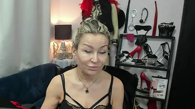 crystaLUX online show from April 15, 2026, 4:19 am