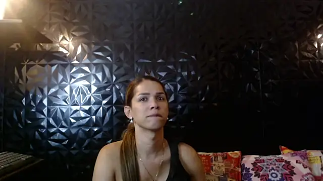 PINK  LOLA1 online show from April 12, 2026, 12:26 am