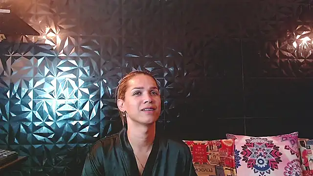 Snapshot of PINK__LOLA1 chatting on May 28, 2026, 12:30 am PINK LOLA1 online show from May 28, 2026, 12:30 am