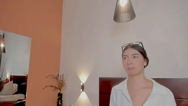 Christy Sea online show from February 13, 2025, 6:16 pm