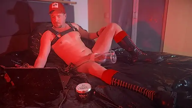 Snapshot of PumpChester82 chatting on March 13, 2025, 4:45 pm PumpChester82 online show from March 13, 2025, 4:45 pm