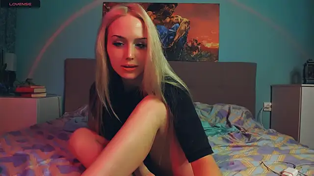 Snapshot of Linda_Roxy chatting on December 15, 2024, 12:28 pm Linda Roxy online show from December 15, 2024, 12:28 pm