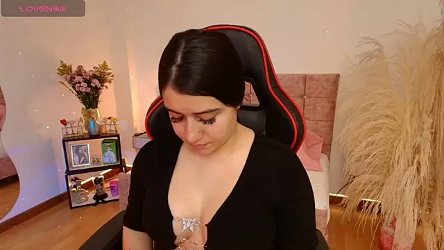 Snapshot of KallyMyller1 chatting on December 13, 2024, 7:32 pm KallyMyller1 online show from December 13, 2024, 7:32 pm