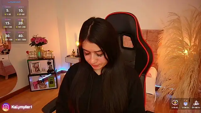 Snapshot of KallyMyller1 chatting on January 2, 2025, 7:40 pm KallyMyller1 online show from January 2, 2025, 7:40 pm