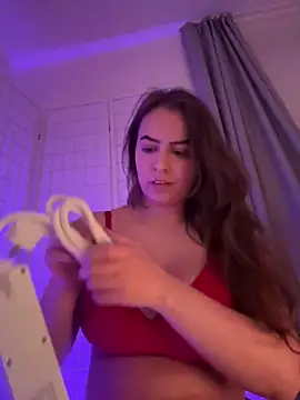 eleonoree online show from November 17, 2025, 9:42 pm