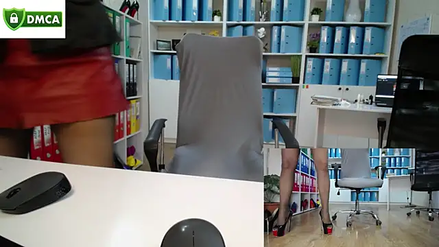 Snapshot of secret-office chatting on May 7, 2026, 5:24 am secret-office online show from May 7, 2026, 5:24 am