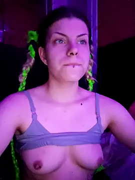 Snapshot of Elunaa chatting on January 11, 2025, 9:46 pm Elunaa online show from January 11, 2025, 9:46 pm