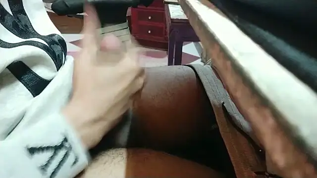 growing20yo online show from February 2, 2025, 10:49 pm