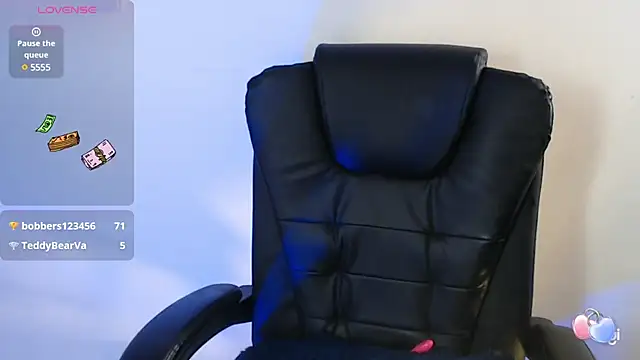 spicey latina online show from March 6, 2025, 7:54 pm