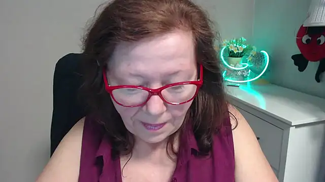 Adelewildx online show from March 10, 2025, 7:42 am