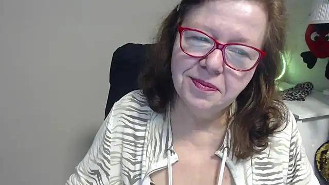 Adelewildx online show from March 18, 2025, 7:19 am