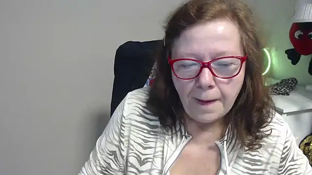 Adelewildx online show from March 18, 2025, 10:25 am