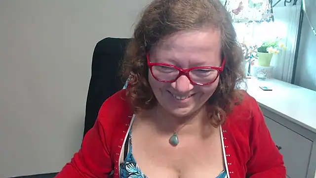 Adelewildx online show from September 16, 2025, 4:02 am