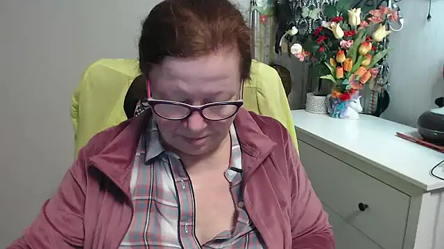 Snapshot of Adelewildx chatting on February 12, 2026, 3:45 am Adelewildx online show from February 12, 2026, 3:45 am