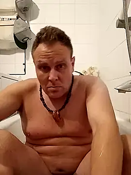 OliverBerlinSucht online show from October 4, 2025, 4:32 am