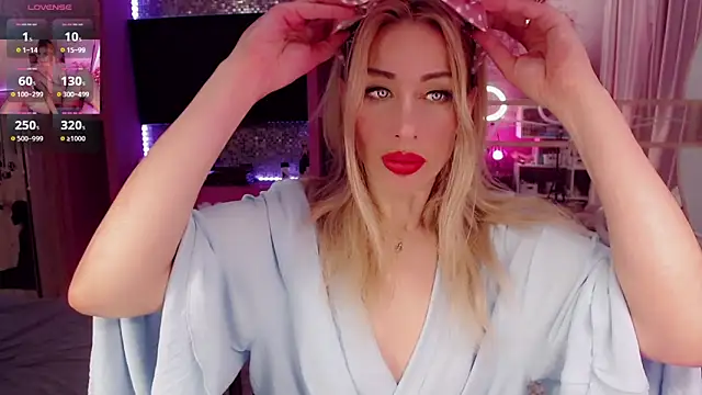 AnnieGOld  online show from September 21, 2025, 6:31 pm